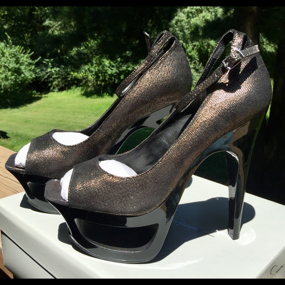 RARE! JESSICA SIMPSON Platform Heels Sandals NIB!